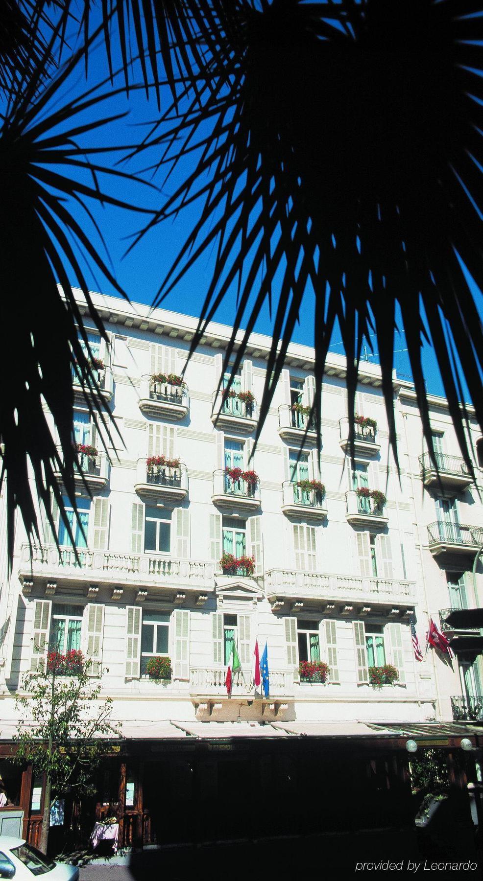 Ambassador-Monaco Hotel Екстериор снимка